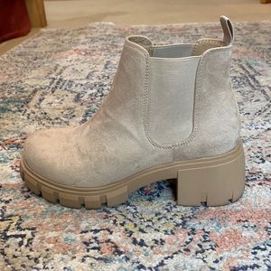 Chunky Heeled bootie